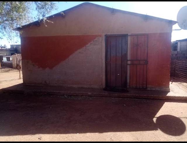 2 BEDROOM HOUSE FOR SALE IN SIMUNYE